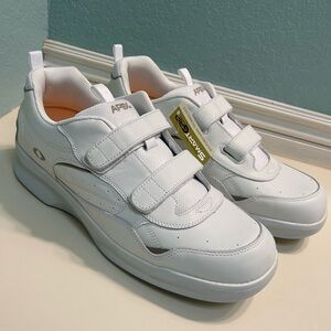 Men's Apex Double Strap Active Walkers White Sneakers Shoe Size 11 Wide New